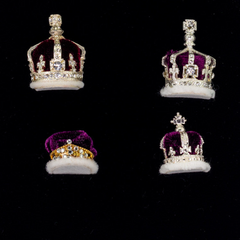 Queen Consorts Miniature Set