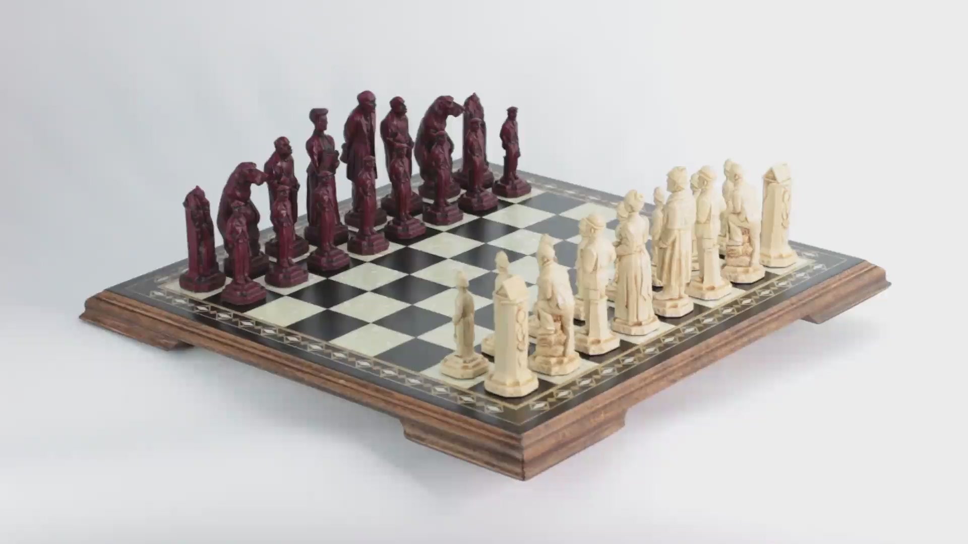 Sherlock Holmes - Chess Set